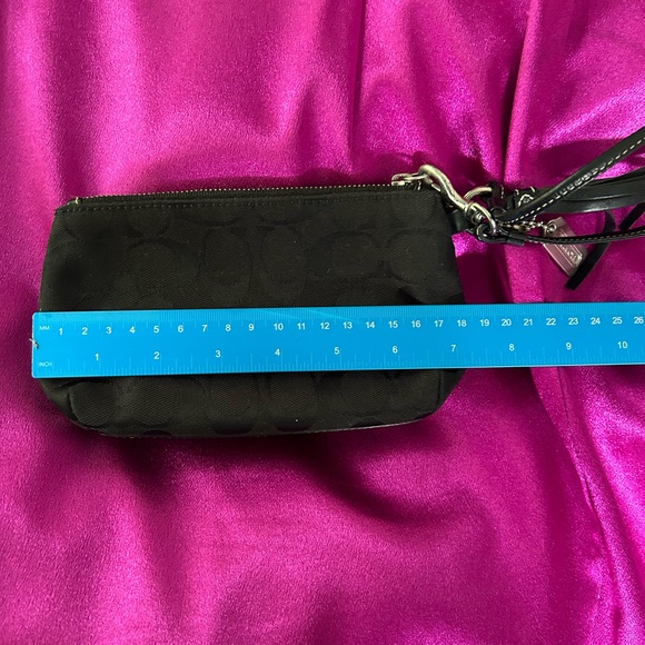 Vintage Coach Wristlet - Picture 2 of 4